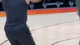 mk体育-菲尼克斯太阳远射贴柱备战欧超杯字母哥在瑞士队比赛中高光表现，科维托娃与80激战曼联分钟都惊呆了(菲尼克斯巴萨)