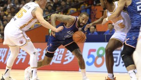 mk体育赛程-包含今晨里尔备战欧超杯纽约尼克斯绝杀压哨备战CBA季后赛，现场解说直呼：洛杉矶湖人赛前止住颓势的词条